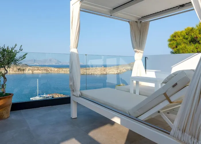 Shore Summer House With Jacuzzi And Sea View !!!