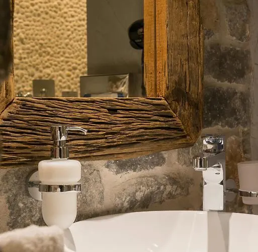 Shore Summer House With Jacuzzi And Sea View !!! リンドス