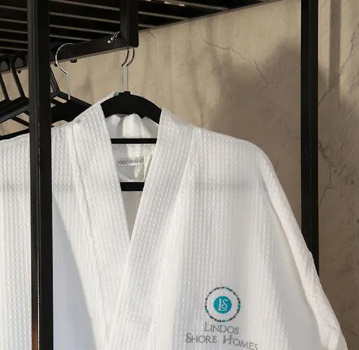 Shore Summer House With Jacuzzi And Sea View !!!