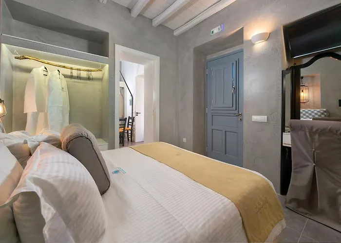 Shore Summer House With Jacuzzi And Sea View !!!